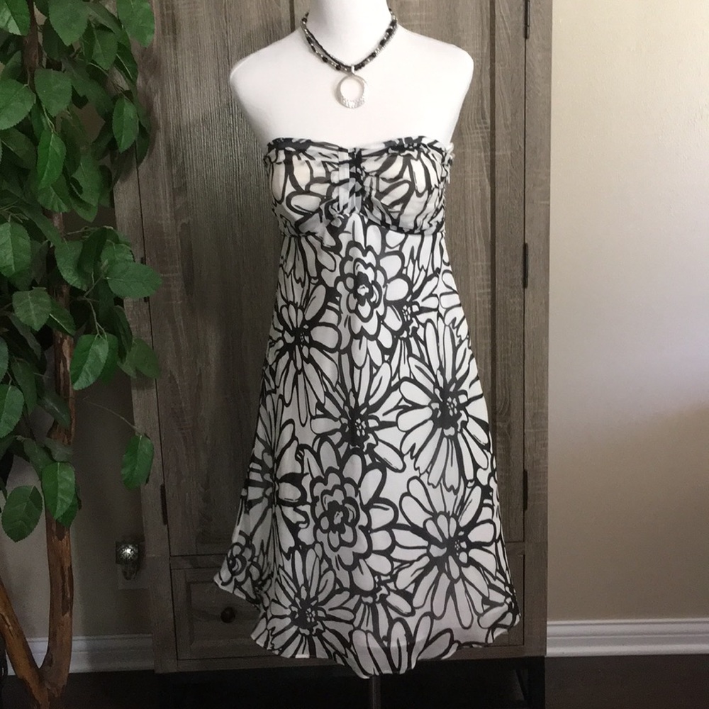 White House Black Market Strapless Dress sz 6